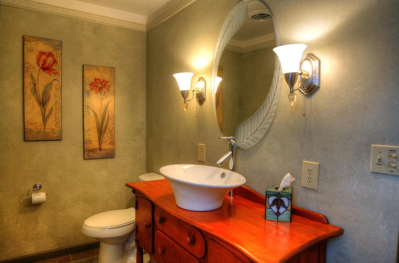 Los Gatos Bed & Breakfast Penn Yan Bagian luar foto