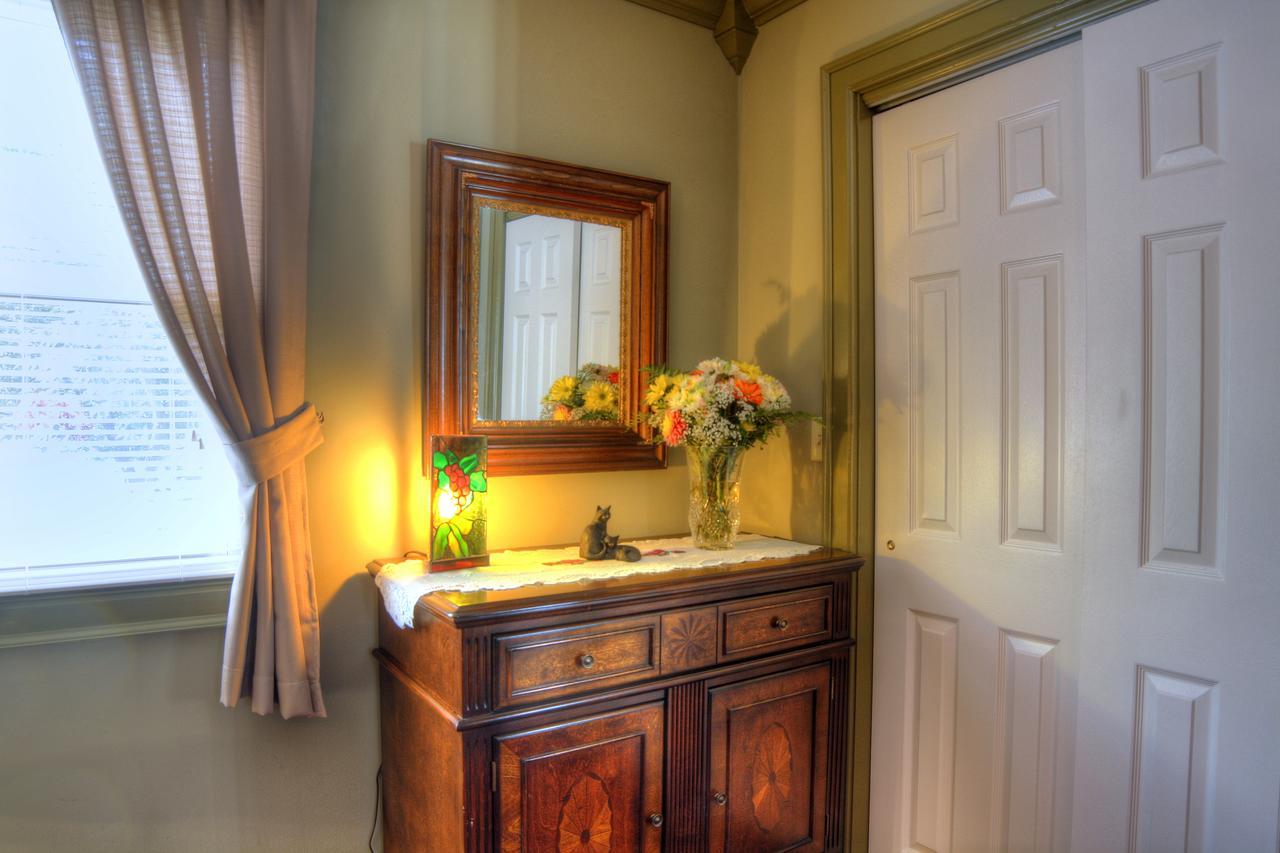 Los Gatos Bed & Breakfast Penn Yan Bagian luar foto